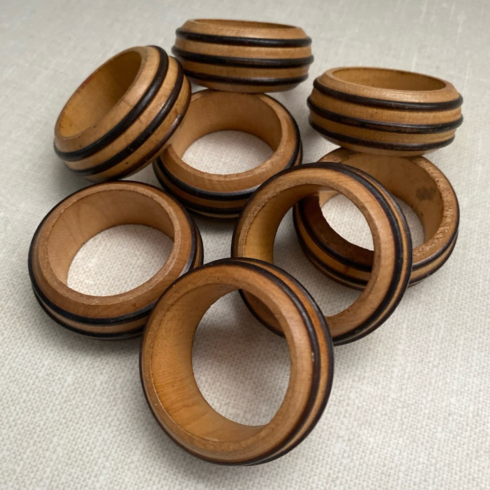 Vintage Danish Wooden Wood Napkin Rings Grooved Farmhouse Simple Rustic Set Of 8